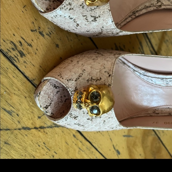 Alexander McQueen blush pink snakeskin Stiletto with skull Swarovski detail - Picture 5 of 7